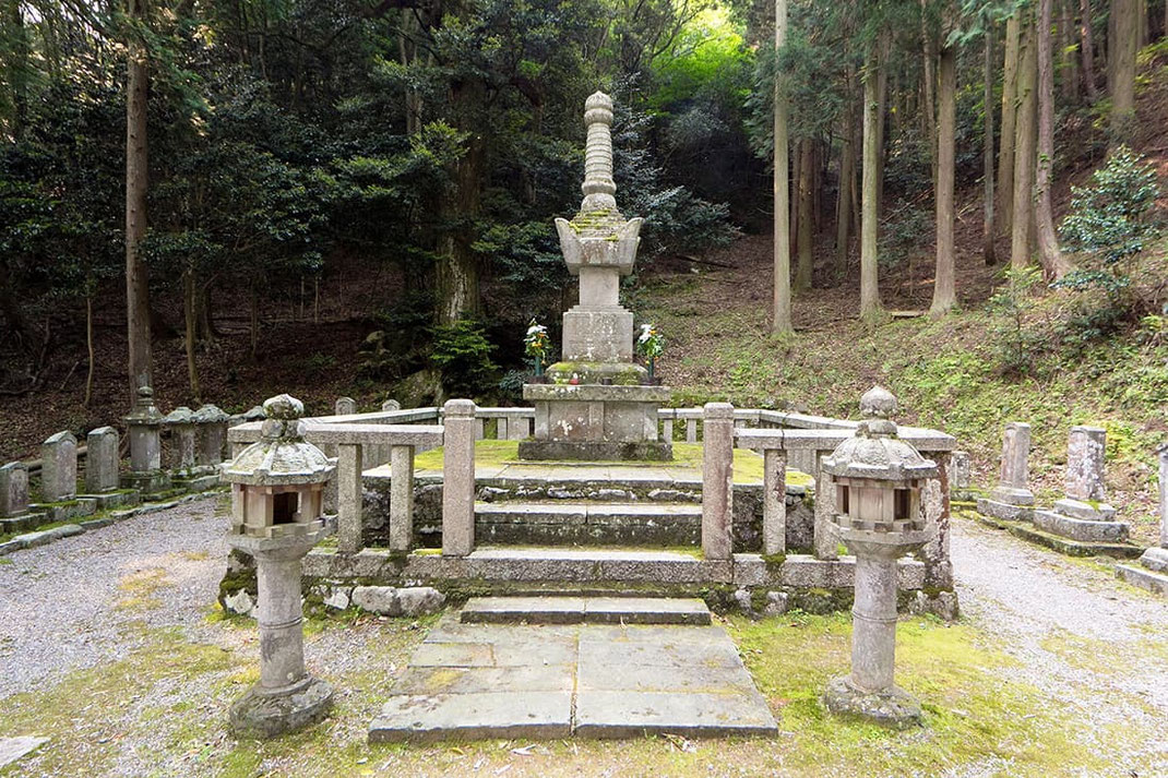 常高院墓塔の写真