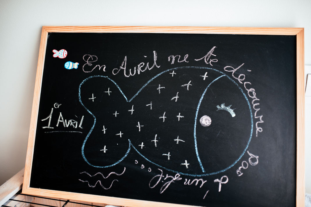 dessin poisson d'avril à la craie
