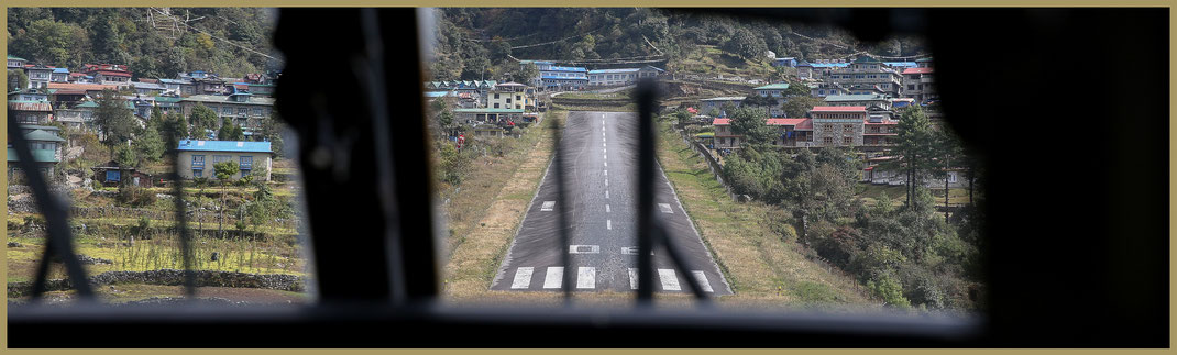 Anflug-Tenzing-Hillary-Airport-Nepal-C882