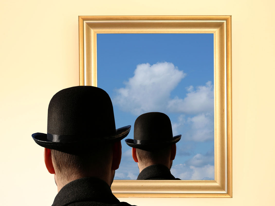 Liy - Foto 6 - Magritte dans le miroir (Magritte im Spiegel)