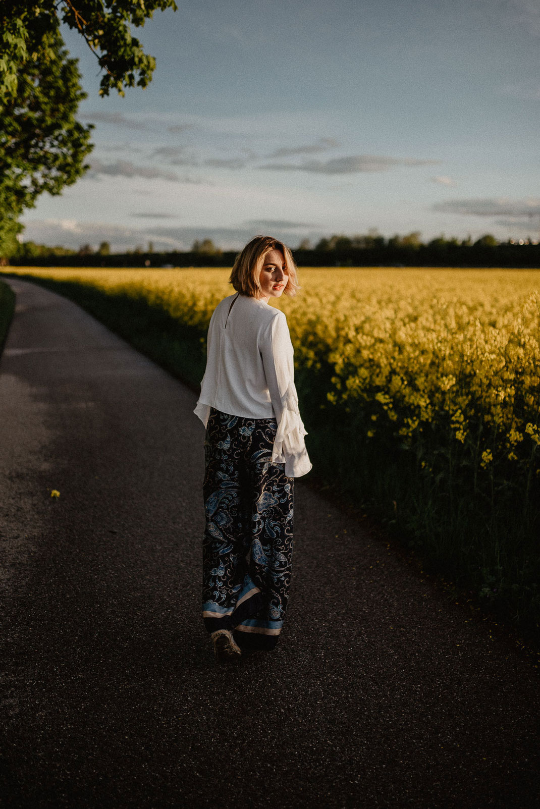 Fotoshooting im Rapsfeld - München by Sebastian Pintea