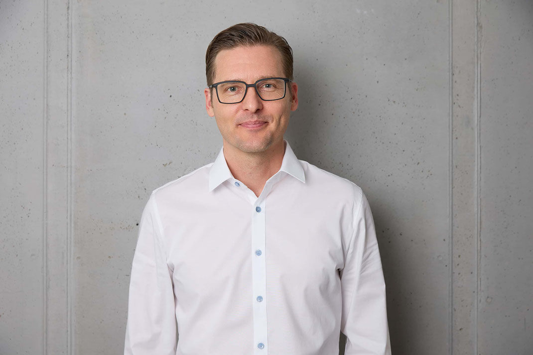 Nicht nur Arzthaftungsrecht und Versicherungsrecht muss beherrscht werden, sondern es muss auch Fachwissen der Orthopädie erarbeitet werden - Michael Graf, Ihr Patientenanwalt für Freiburg und Umgebung!
