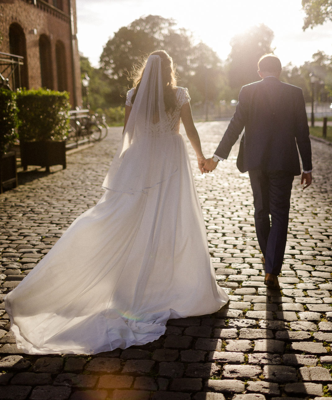 Scheunenhochzeit, Hochzeit Oldenburg, Hochzeit Bremen, Sabine Lange, Hochzeit Nordsee, Hochzeit Ostsee, Hochzeitsfotograf, Hochzeit Fehmarn, Hochzeit Norderney, Brautkleid, Gut Wahnbek, Strandhochzeit, jüdische Hochzeit, freie Trauung, Inselhochzeit, Vani