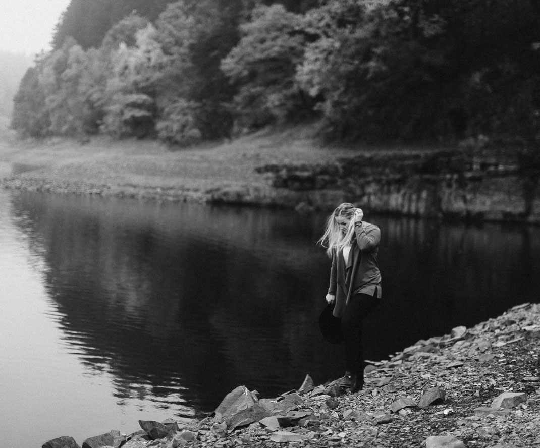 Portrait, Aggertal, Agger, Talsperre, Staudamm, Natur, Landschaft, Selfie, Compagnon, beate Lauricella, Sabine Lange, Fotograf, People, Streetphotography, Gummersbach