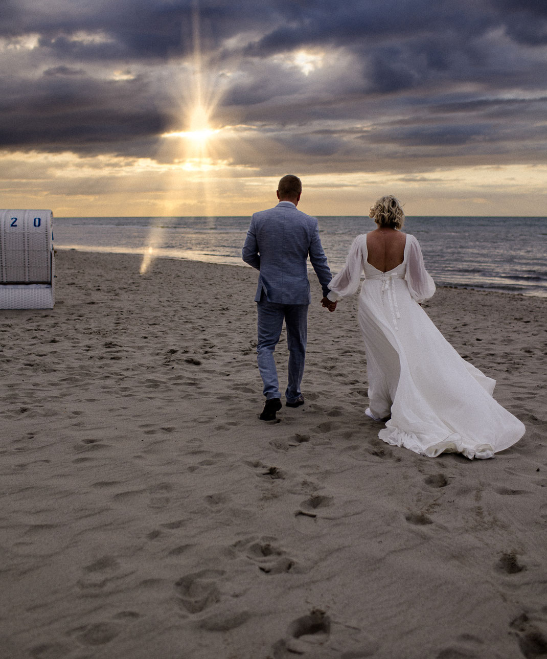 Hochzeit oldenburg, Hochzeit nordsee, Hochzeit ostsee, inselhochzeit, hochzeit stuhr, hochzeit fehmarn, strandhochzeit, hochzeitsfotograf bremen, heiraten bremen, hochzeit 2026, hochzeitstrend, Heiligenhafen, nordenholzerhof, gut wahnbek, gut horn