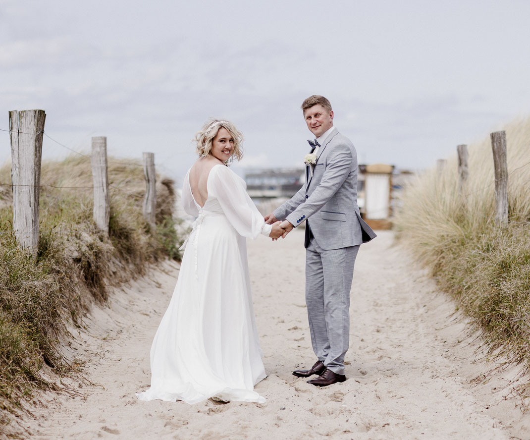 Hochzeit oldenburg, Hochzeit nordsee, Hochzeit ostsee, inselhochzeit, hochzeit stuhr, hochzeit fehmarn, strandhochzeit, hochzeitsfotograf bremen, heiraten bremen, hochzeit 2026, hochzeitstrend, Heiligenhafen, nordenholzerhof, gut wahnbek, gut horn