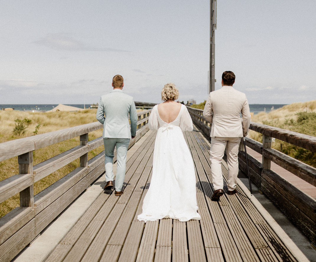 Hochzeit oldenburg, Hochzeit nordsee, Hochzeit ostsee, inselhochzeit, hochzeit stuhr, hochzeit fehmarn, strandhochzeit, hochzeitsfotograf bremen, heiraten bremen, hochzeit 2026, hochzeitstrend, Heiligenhafen, nordenholzerhof, gut wahnbek, gut horn