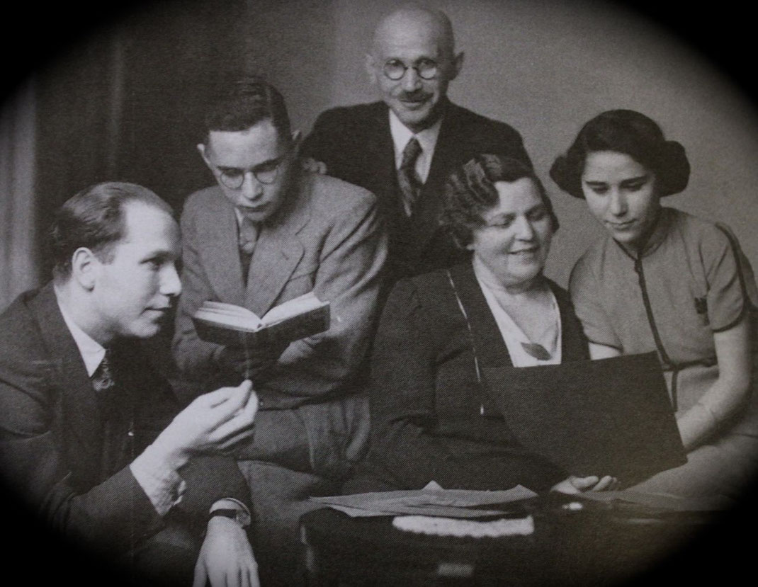 Das letzte Foto der Familie Schild 1939, Erwin Schild ist der Zweite von links.