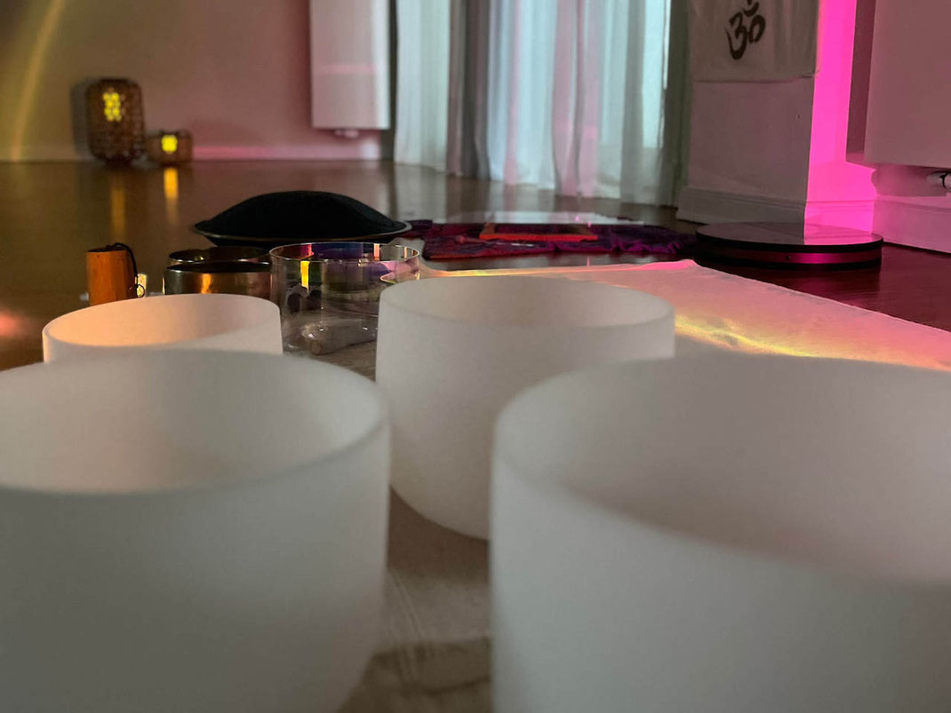 Sound Bath mit Kristallklangschalen und Handpan - Klangreise für Tiefe Entspannung und Regeneration in Hamburg