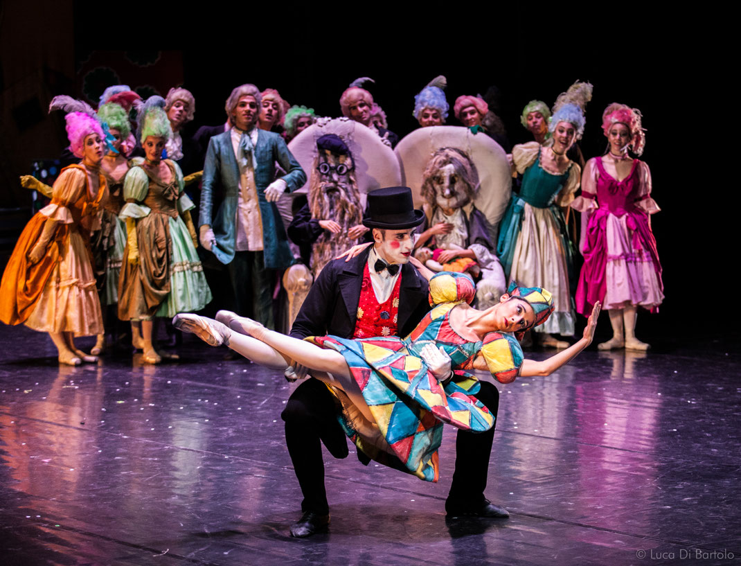 Lo Schiaccianoci - costumi Emanuele Luzzati  Coreografie Amedeo Amodio 