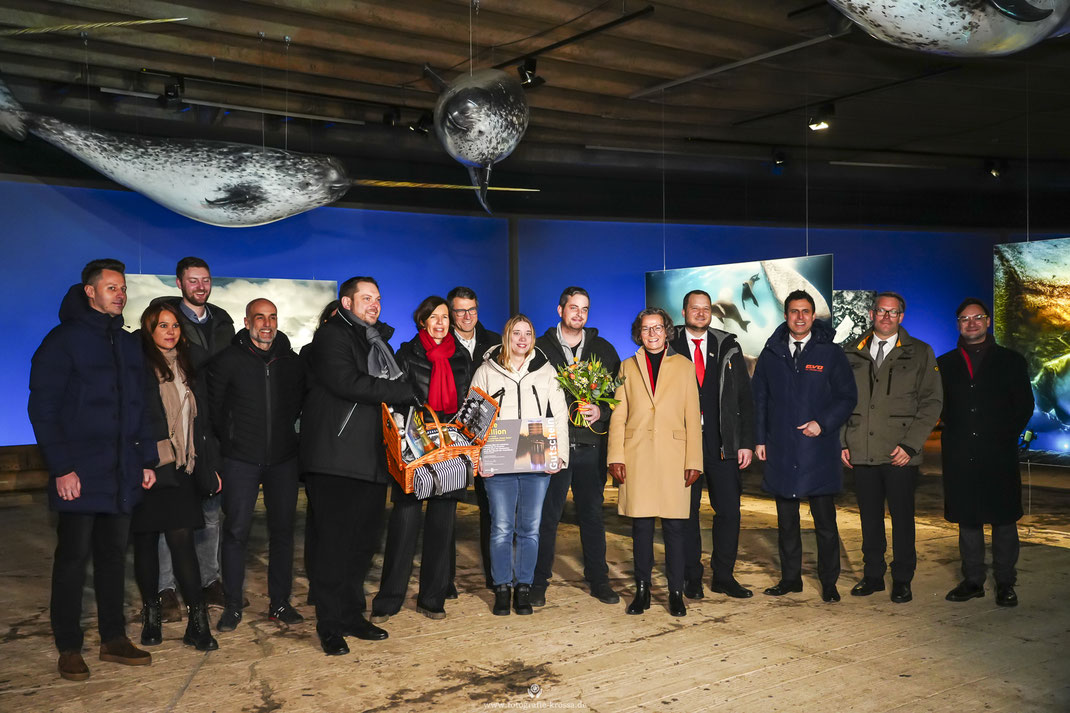 Die Ein Millionenster Besucher der Ausstellung Planet Ozean im Gasometer Oberhausen