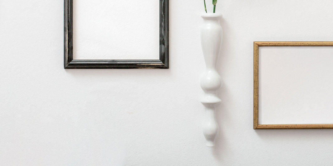 Wandvase Porzellan Tischbein Design Manufaktur handmade Interior feinesweisses Berlin