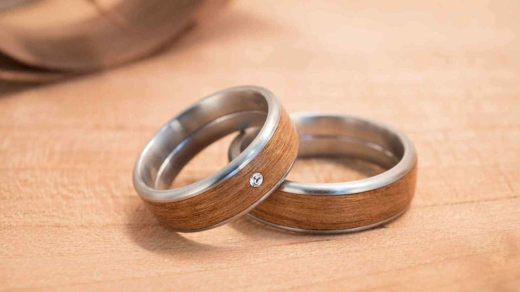 hochzeitsring holz metall Hochzeitsringe mit holz verlobungsringe ringsetbentwood