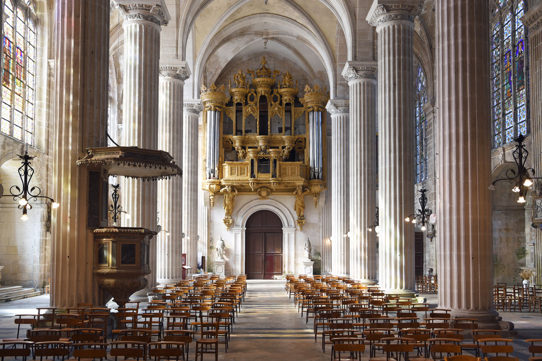 Le buffet d'orgues après sa restauration en 2022 (© J.-M. MANGEOT)