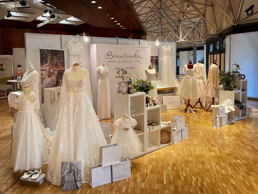 Messestand Brautmoden Tegernsee auf der Hochzeitsmesse in Rosenheim 2021