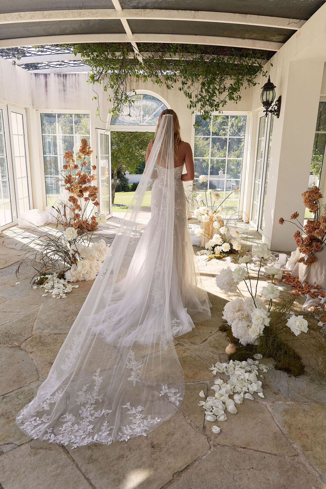 Traumhafter Brautschleier von Madi Lane Bridal erhältlich bei Brautmoden Tegernsee
