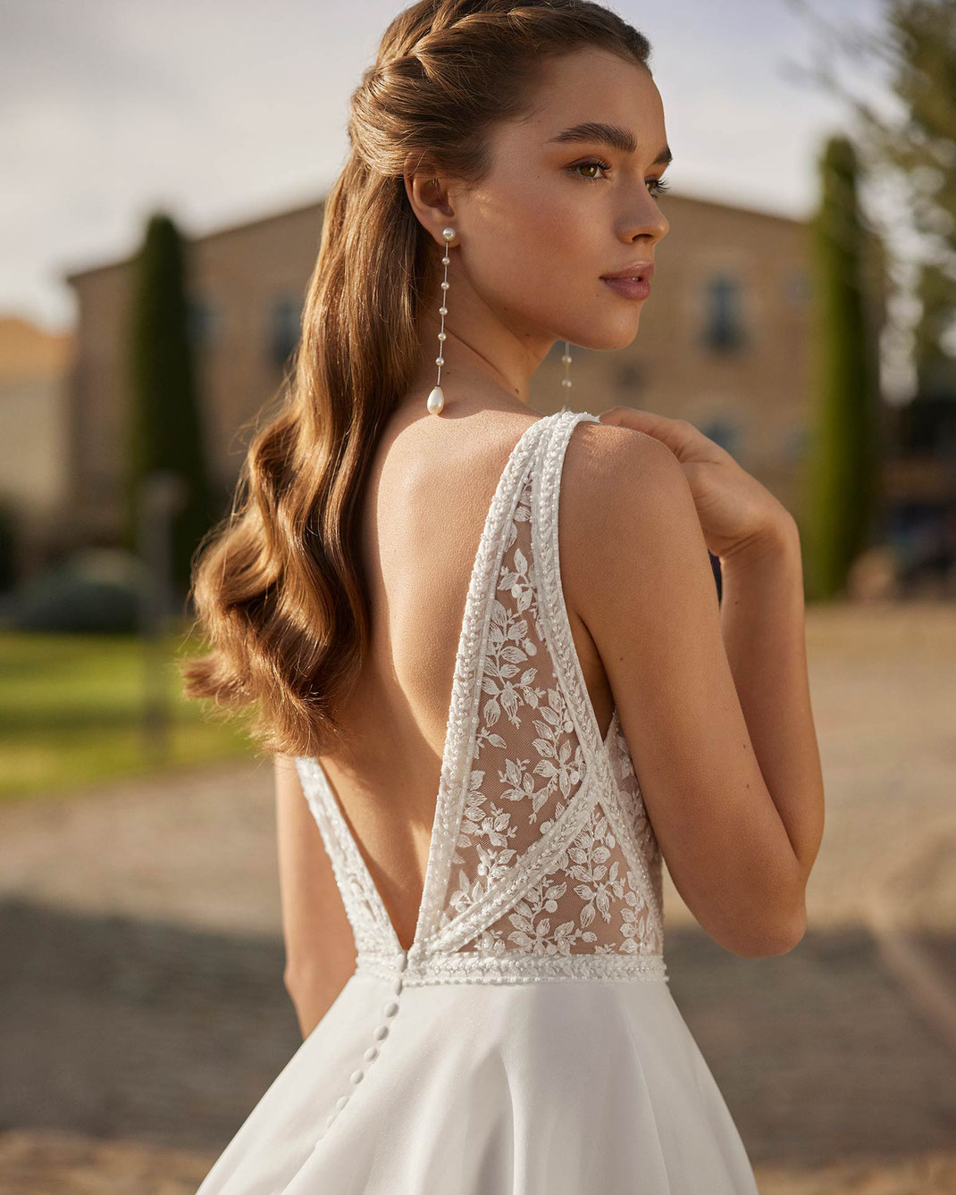 Langes Brautkleid Gilma aus der Rosa Clará Boheme 2025 Kollektion