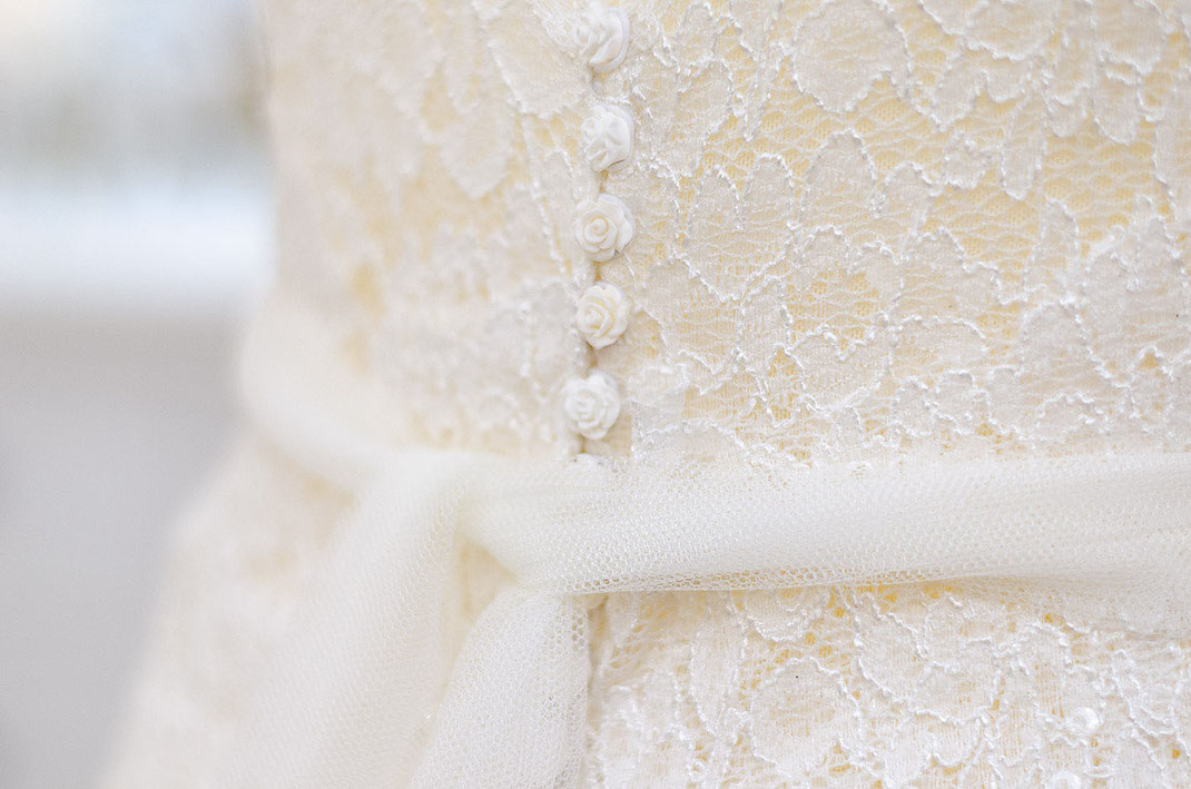 Handgefertigtes Brautkleid Whispers of love der Designerin Tali Amoo von Brautmoden Tegernsee.