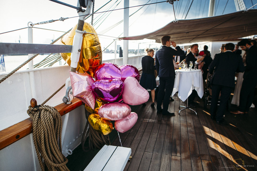 Hochzeitsfeier auf dem Museumsschiff Rickmer Rickmers im Hamburger Hafen