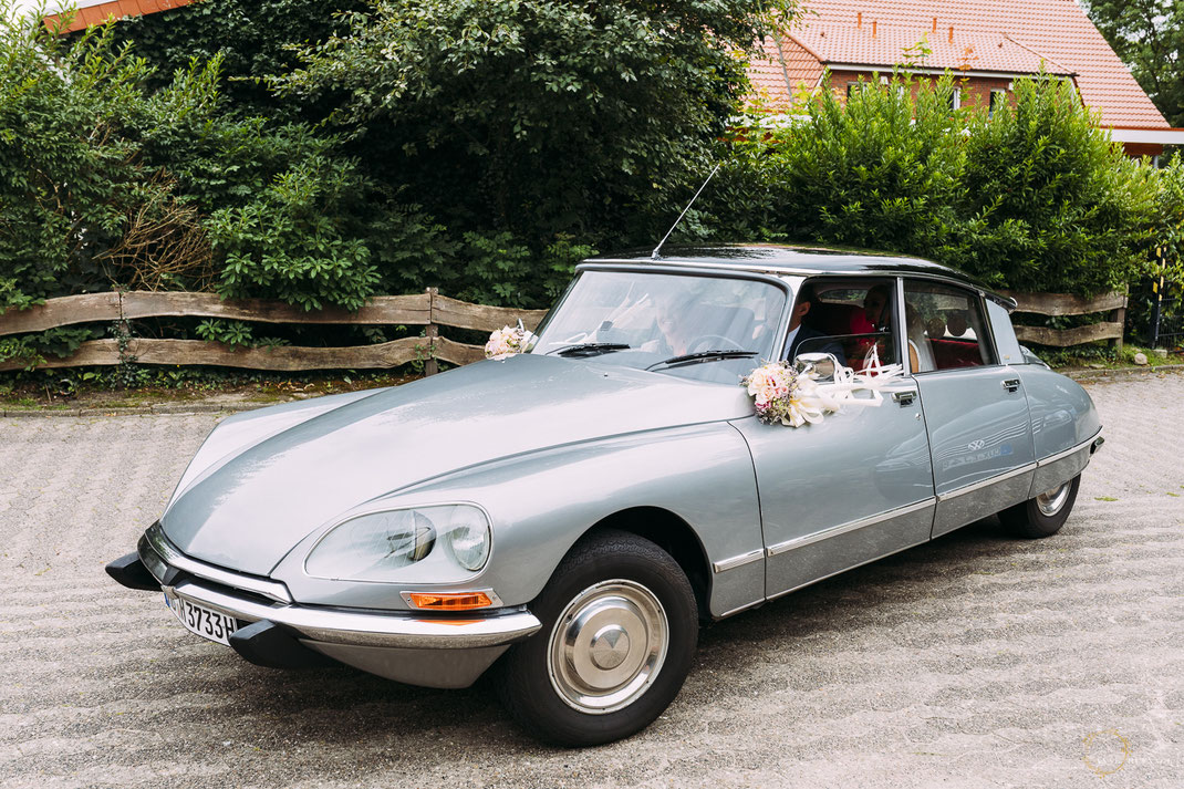 Cooles Hochzeitsauto / Foto: Anne Hufnagl
