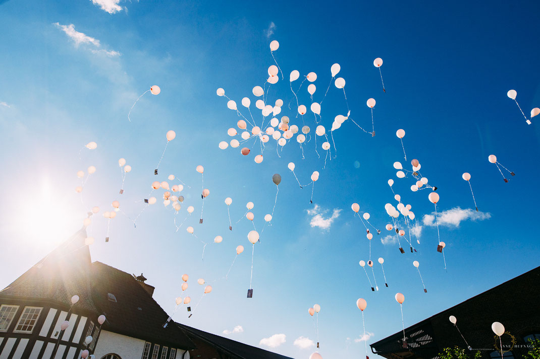 Hochzeitsfeier Ballon steigen