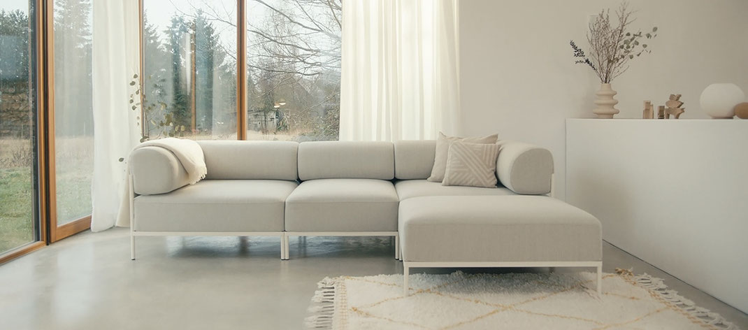 Noah Living Noah Sofa und Lino Bett Beratung bei Annette Lang-Hlavensky von aemilia interior in der Schweiz in Zürich Herrliberg