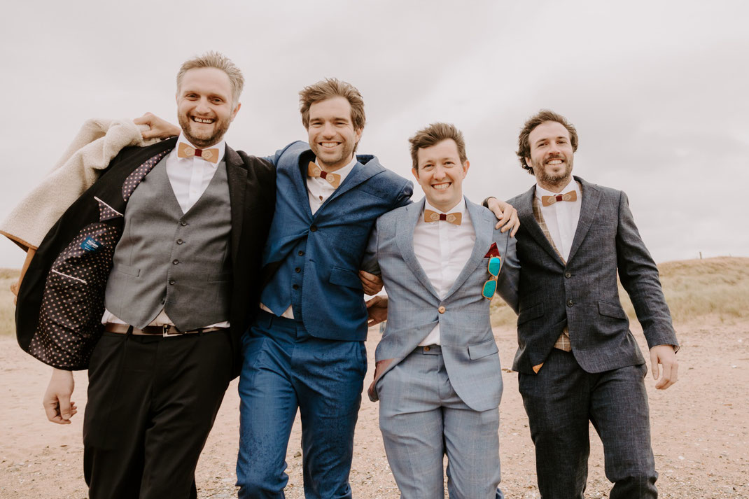 Noeud pap bois personnalisé initiales des mariés pour le marié et les témoins