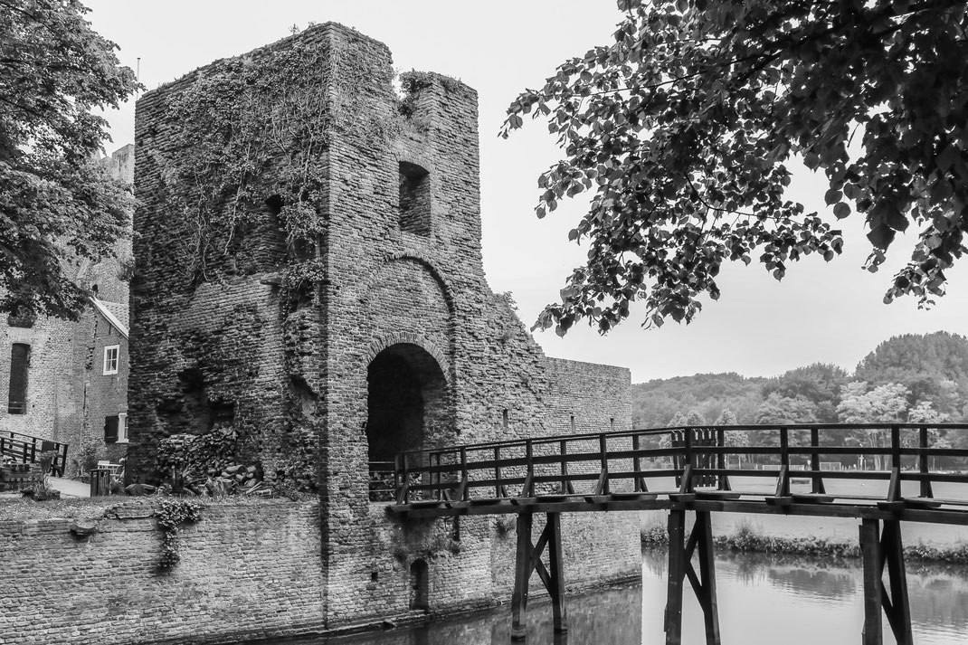 Ruïne van Brederode - Santpoort - The Netherlands