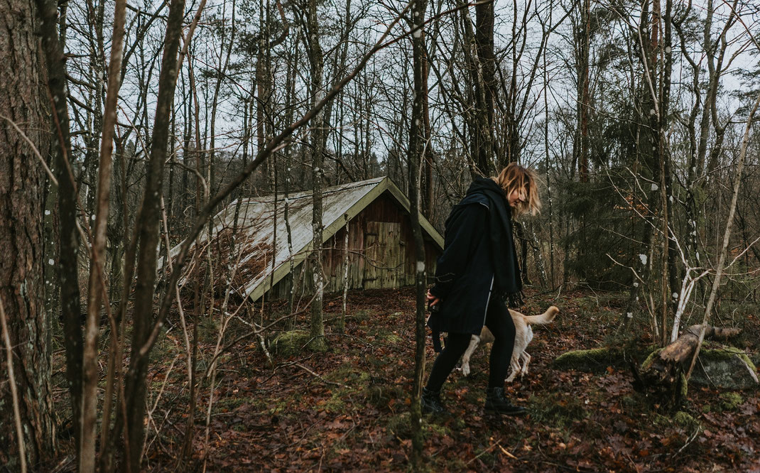 Selbstportrait mit Hund skane suedschweden nadine kunath reise fotografie travelphotographer reisefotografin berlin