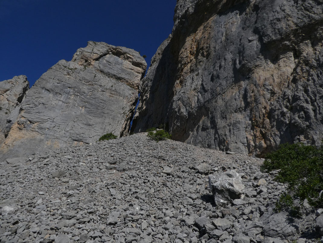 un des deux passages pour passer au-dessus des Orgues de Camplong