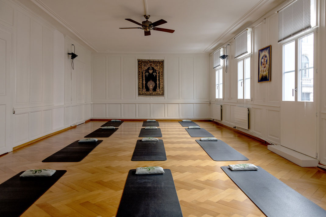Yogaraum der Yogaschule YOGARING in St. Gallen