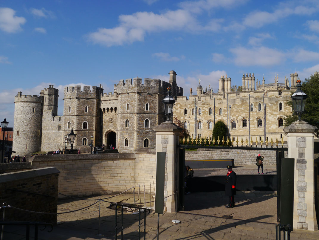 Schloss Windsor vom Besucher-Eingangsportal aus gesehen