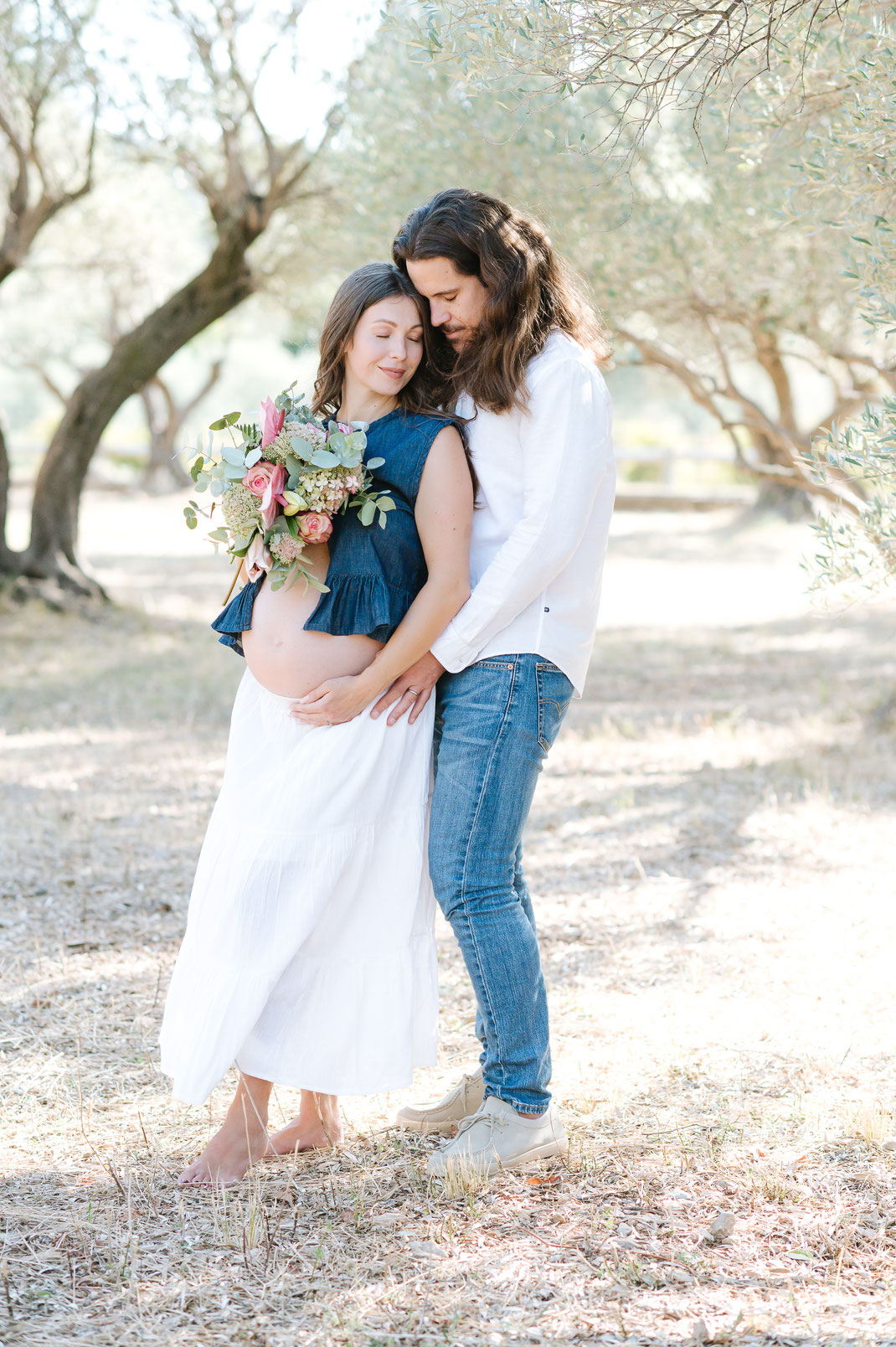 Séance grossesse studio et extérieur à l'oliveraie - futurs parents - muriel mees photographe - photo lingerie 