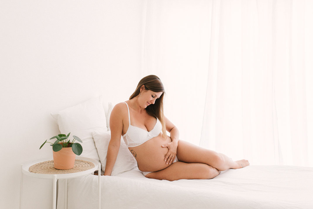 muriel mees photographie photographe Toulon grossesse var femme enceinte future maman séance photo jolie photos grossesse 