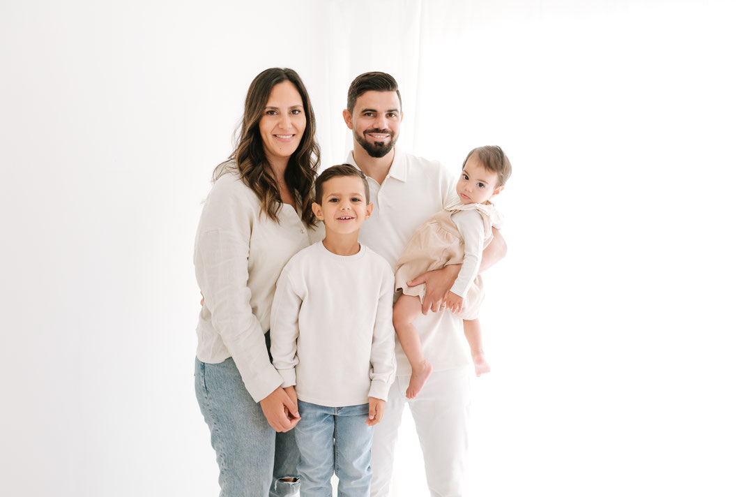 seance studio anniversaire 1 an seance photo en famille au naturel muriel mees photographe brignoles