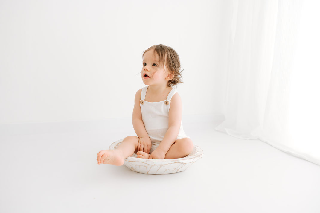 Séance photo studio bébé tient assis 6/12 mois - muriel mees photographe - photo studio naturelle - enfant - brignoles - var - intemporelle