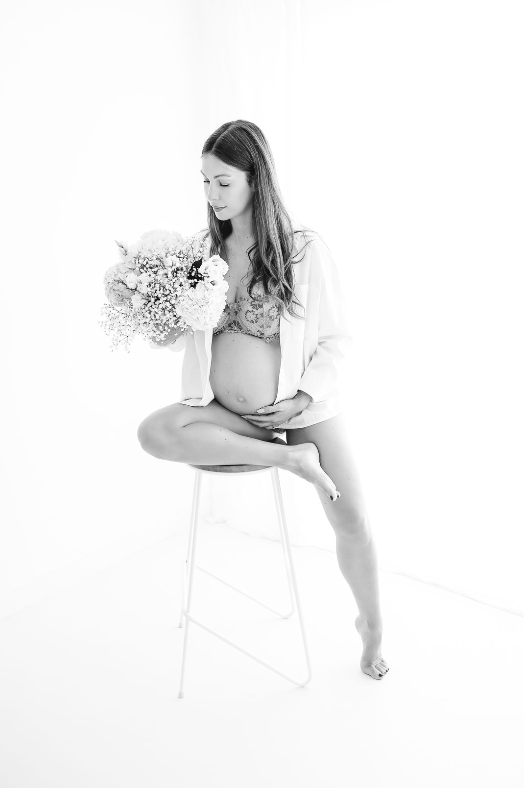 Séance grossesse studio et extérieur à l'oliveraie - futurs parents - muriel mees photographe - photo lingerie 