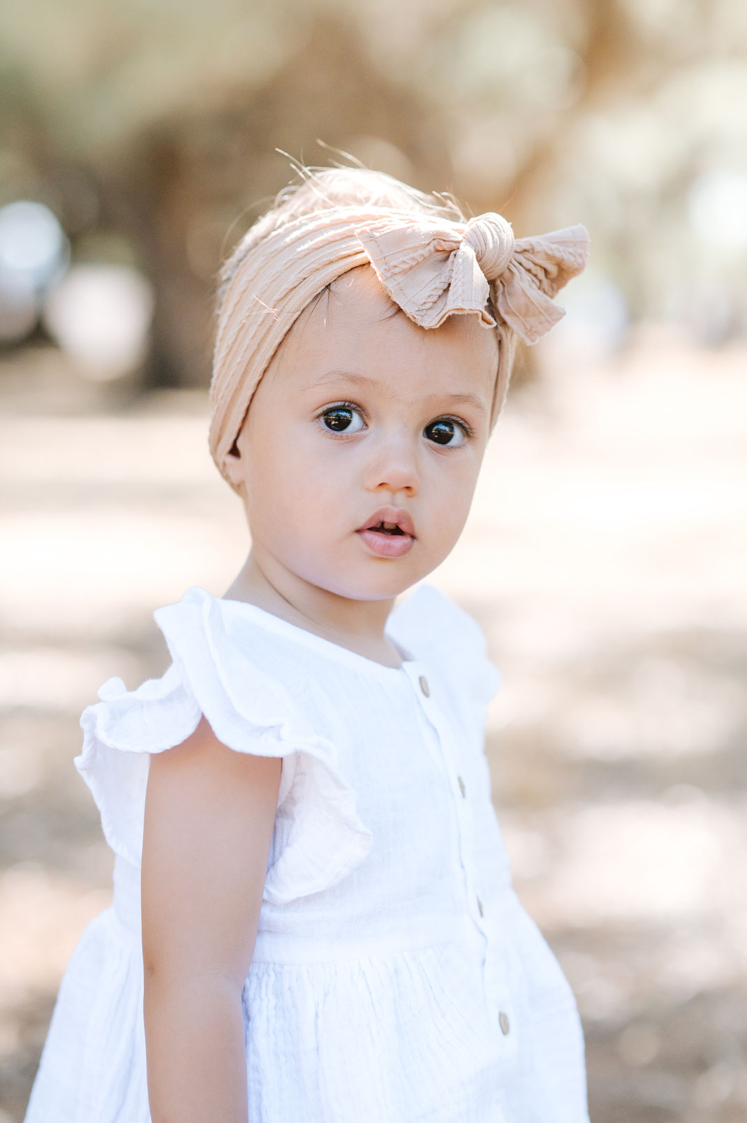 seance famille à L'oliveraie - seance photo en extérieur - famille - photographe var Muriel mees 