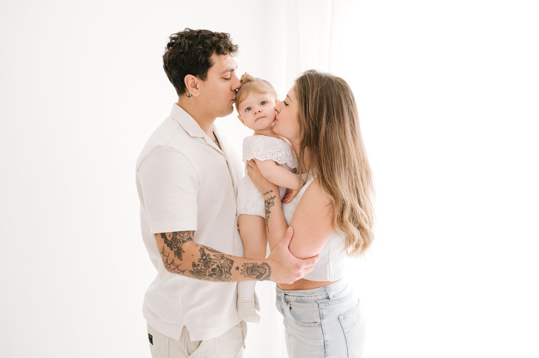 seance photo enfant au studio photo sur Brignoles pour feter les 1 an - seance photo enfant et parents naturelle