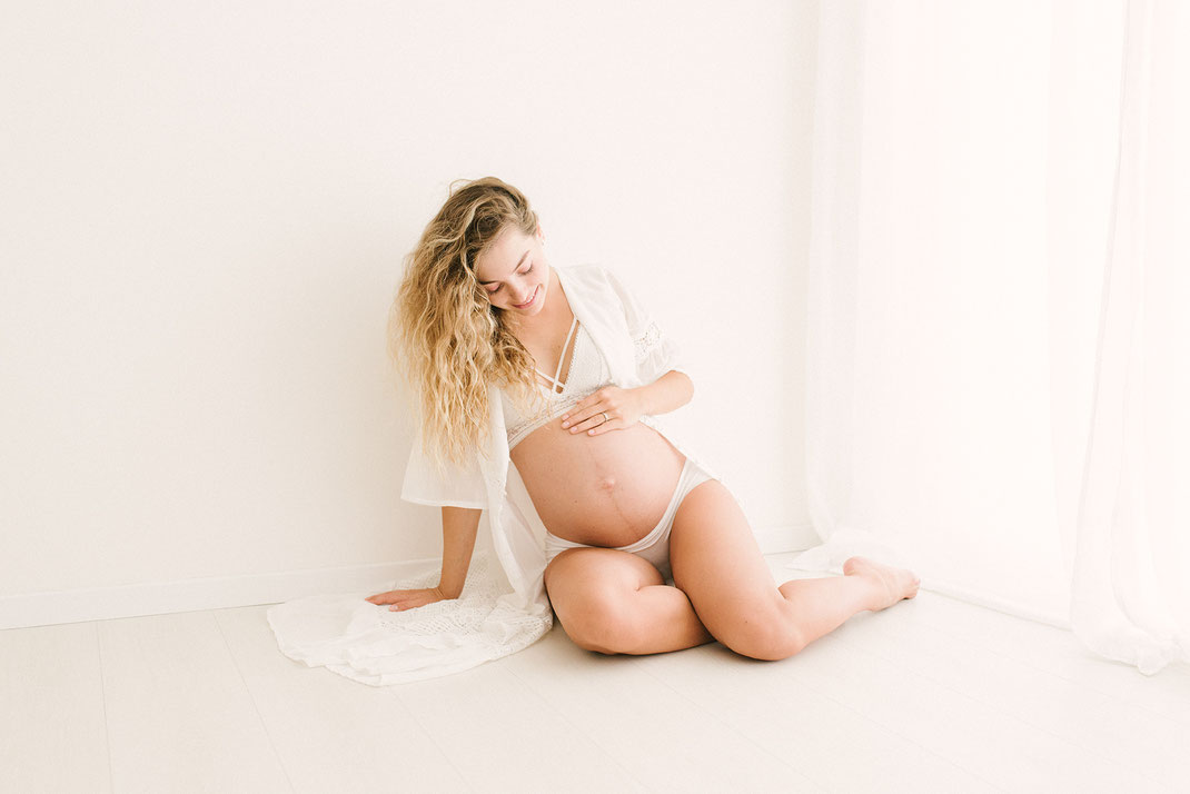 muriel mees photographie - photographe grossesse -photographe femme enceinte - photographe naissance - photographe nouveau-né var - photographe bébé - photographe bebe -photographe enfant - photographe famille - photographe var - photographe Toulon- 83000