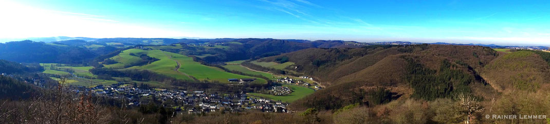 Panoramablick vom Roßbacher Häubchen 