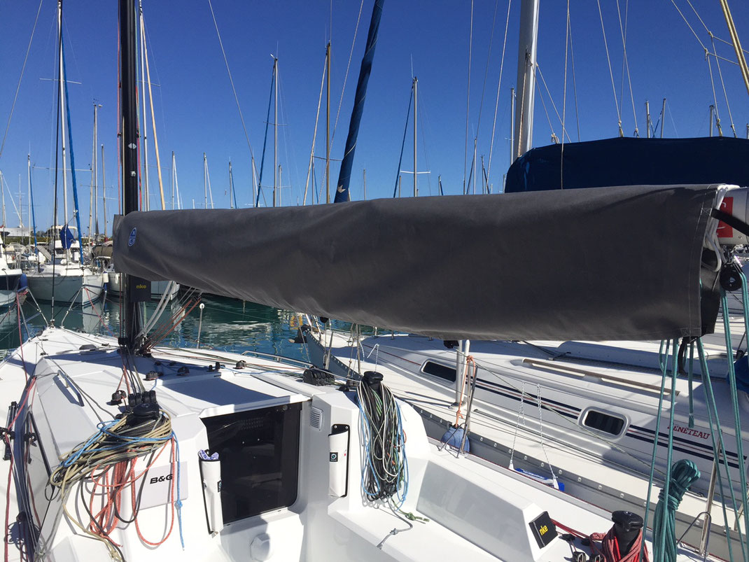 Fabrication d'un taud de bôme sur mesure, sellerie nautique 06