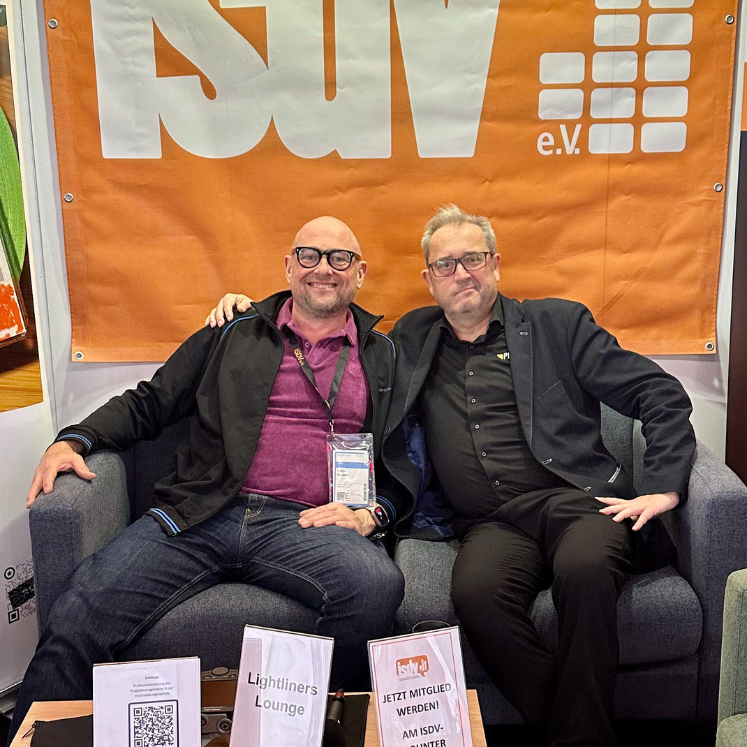 Mit Helmut auf dem isdv Sofa auf der Prolight & Sound 2024