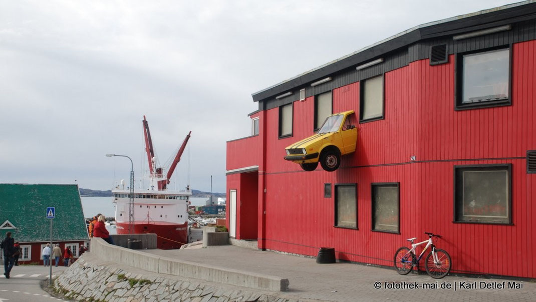 Hausfassade in Qaqortoq in Grönland