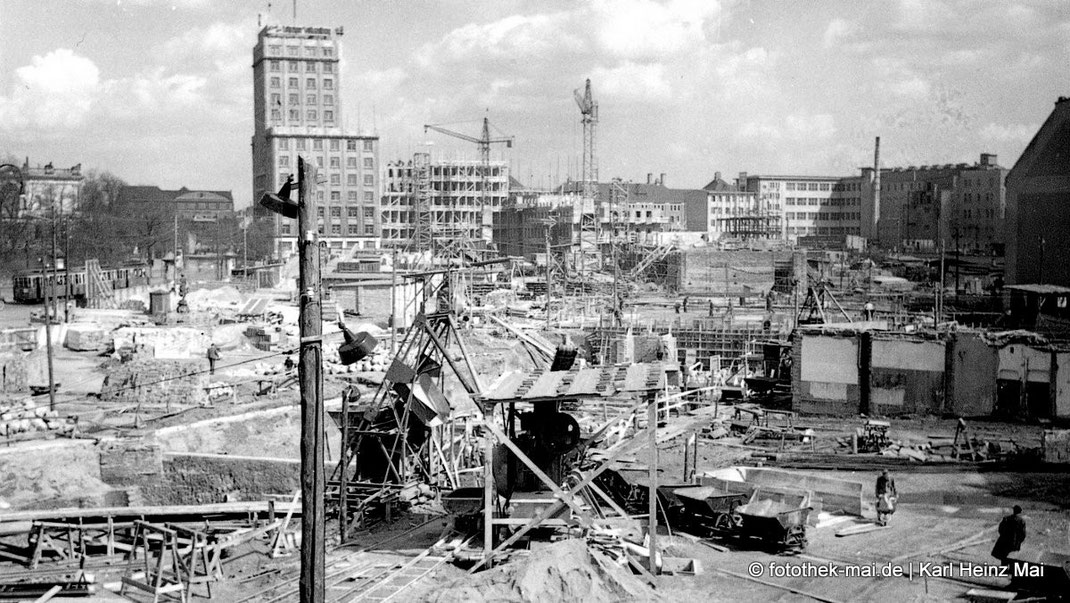 Baustelleneinrichtung und Neubau am Ring