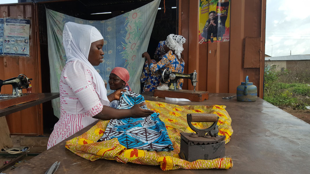 Seamstresses in Sang, Northern Ghana (© Phedon Konstantinidis)