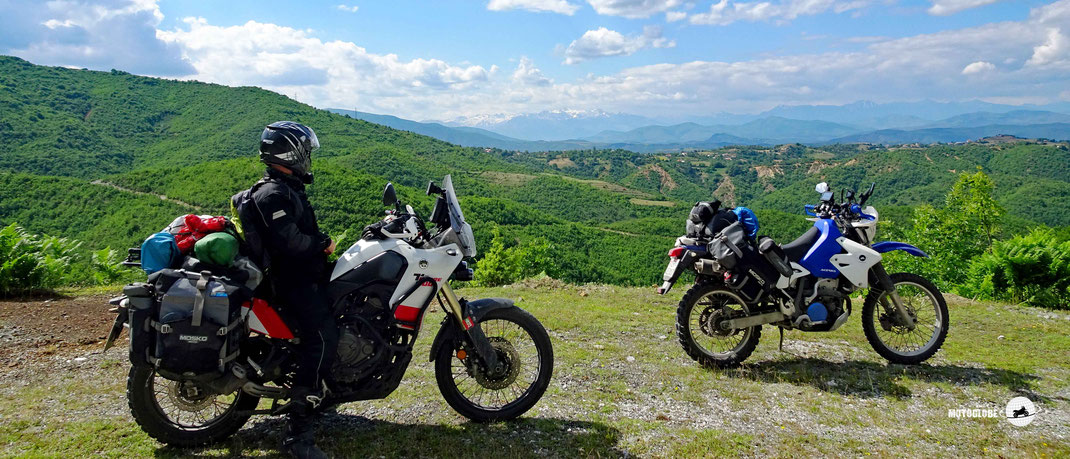Balkan mit dem Motorrad, Albanien, Suzuki DRZ400S, Yamaha T700