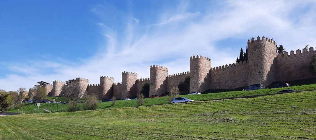 L'extérieur de la muraille d'Ávila