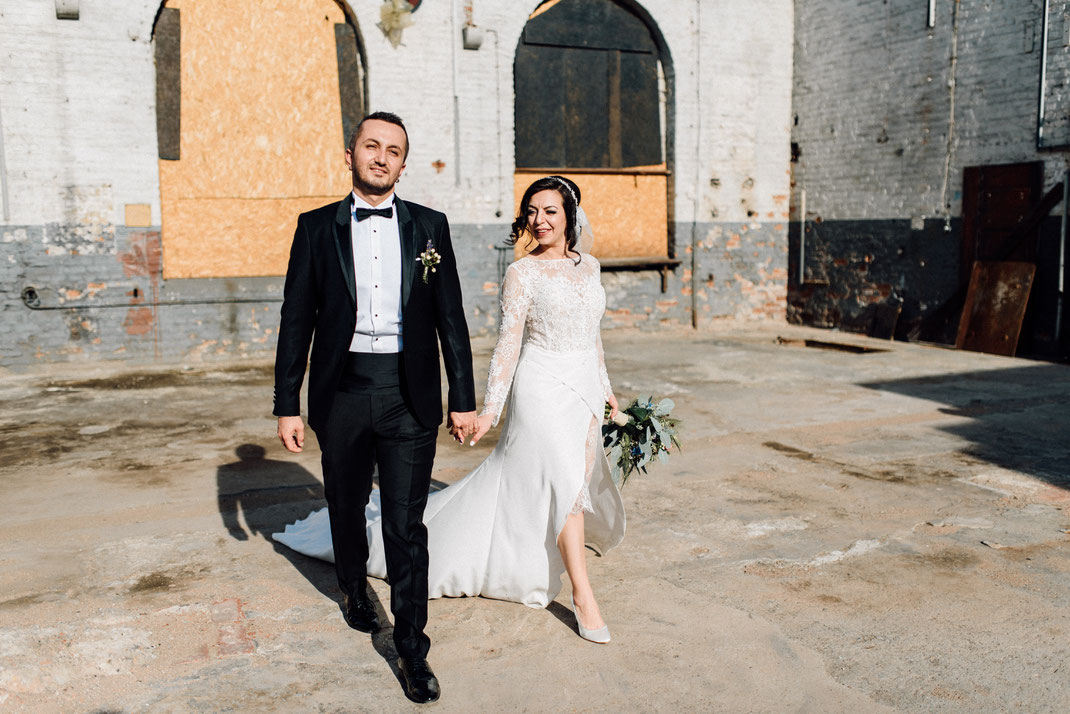 Hochzeitsfotograf aus Marburg Tomo Takemura, Rotkelchen, Waggonhalle