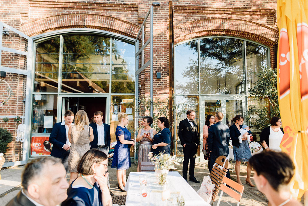 Hochzeitsfotograf aus Marburg Tomo Takemura, Rotkelchen, Waggonhalle